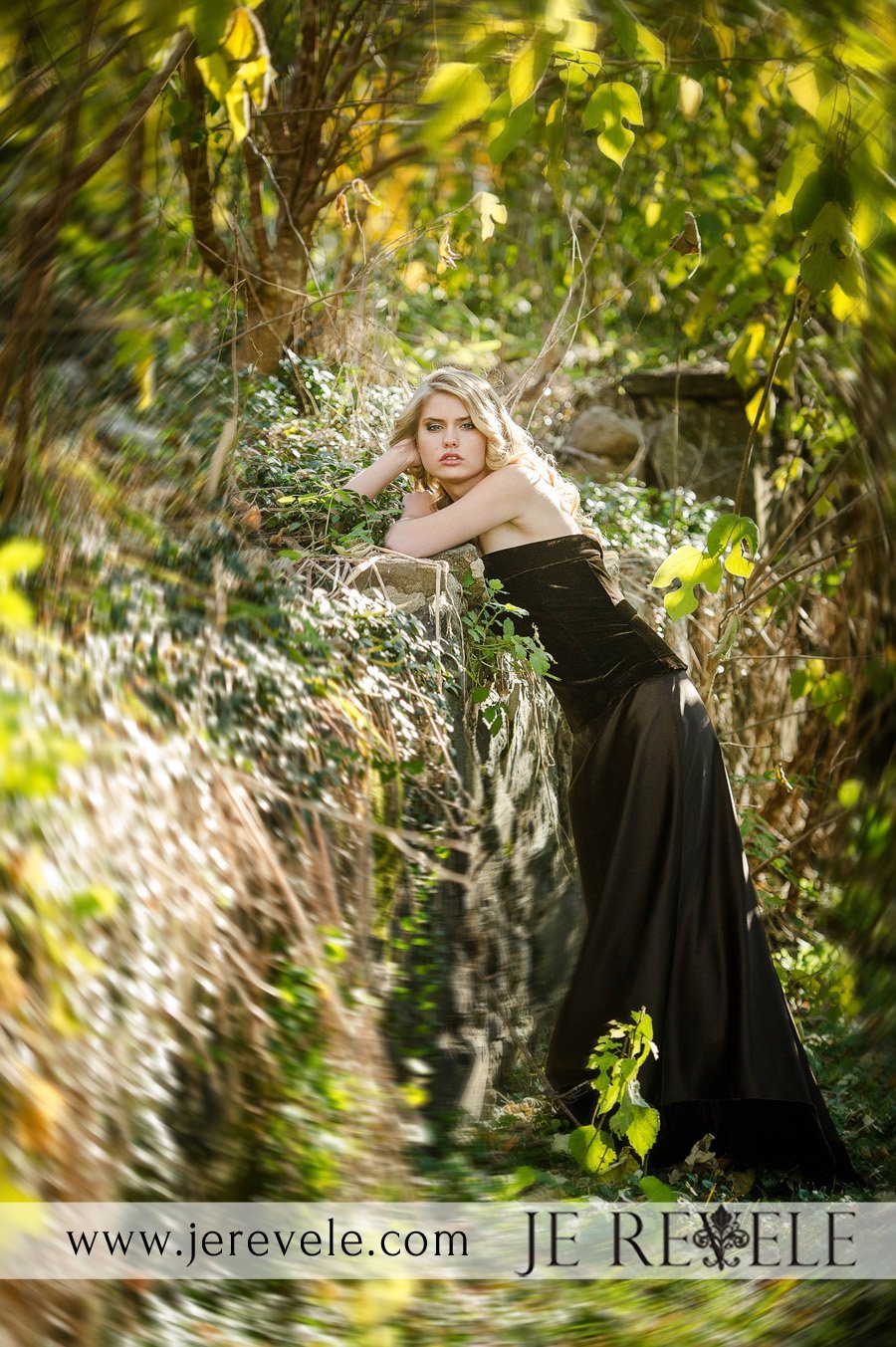 ALEXANDRIA MORGAN RUNS STRAPLESS