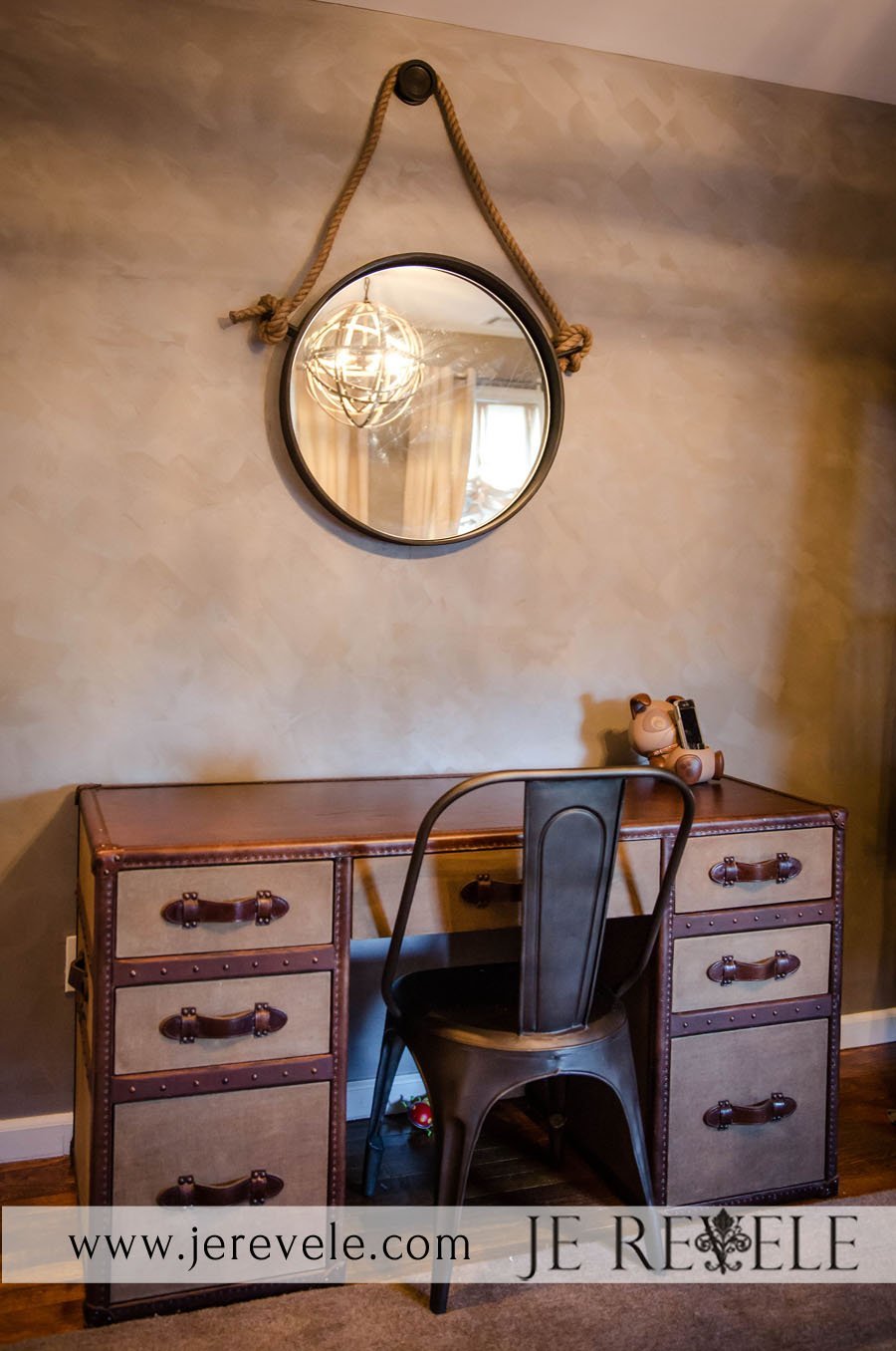 restoration hardware voyager steamer