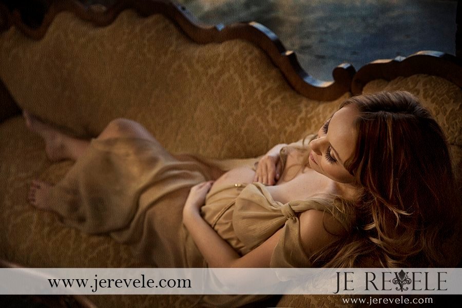 NEW JERSEY & NEW YORK MATERNITY PORTRAITS